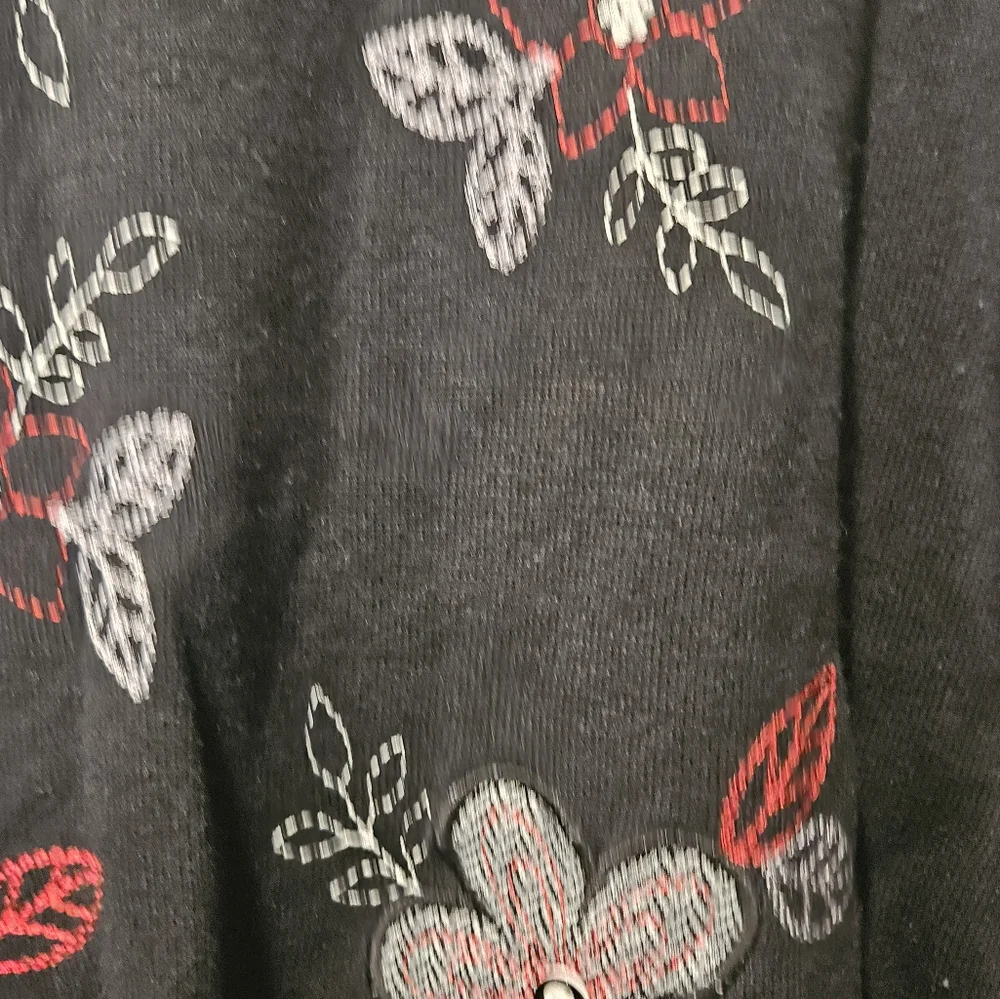 Alfred Dunner vintage sweater womans 3xl black floral knit  button embroidered